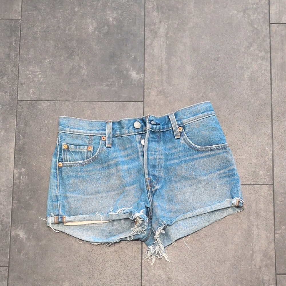 Levis 501 Shorts 25